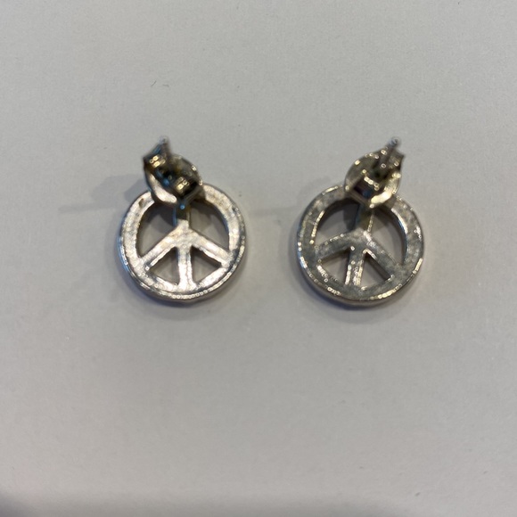 Sliver peace sign stud earrings with rhinestone inlay - Picture 2 of 4